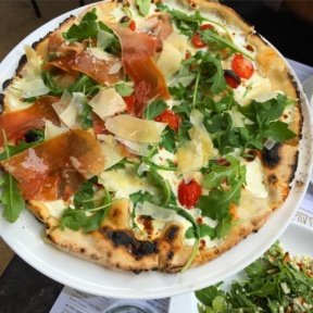 Gluten-free pizza from Adoro Lei